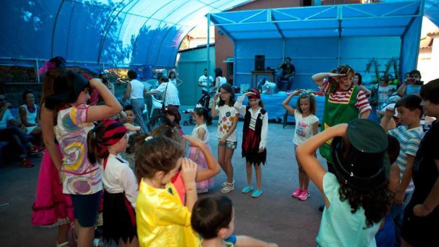 Uno de los juegos infantiles organizados en La Bargana.