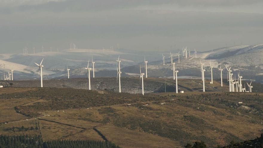 Aerogeneradores de un parque eólico en Galicia. | Fran Martínez