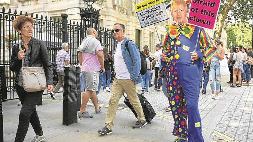 Johnson rebobla la presión a Bruselas por el ‘brexit’