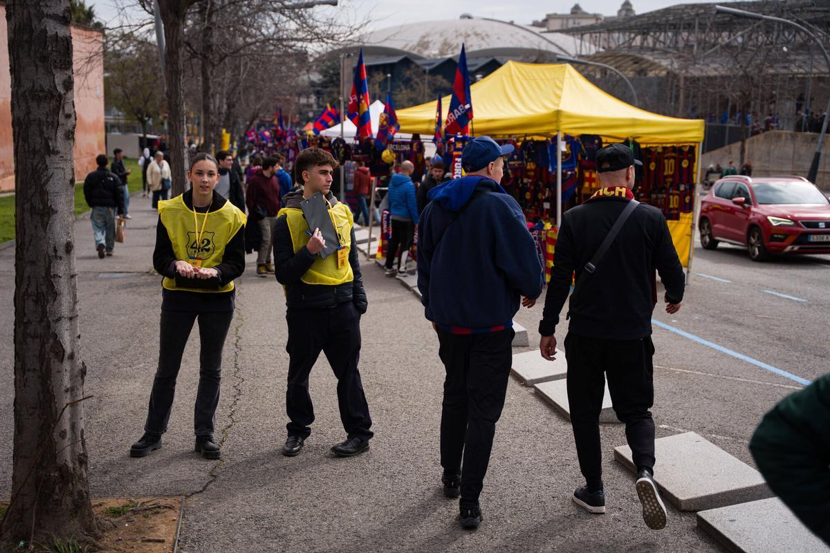 Ambiente del último día de recogida de firmas en el Camp Nou para las candidaturas a las elecciones a la presidencia del Futbol Club Barcelona, coincidiendo con el Barça vs Villarreal.