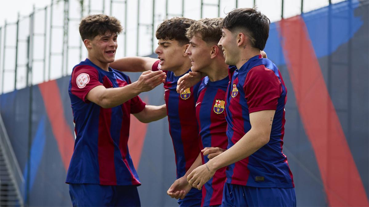 Dani Rodríguez celebra el gol de la victoria del Juvenil A en el que participó de forma decisiva