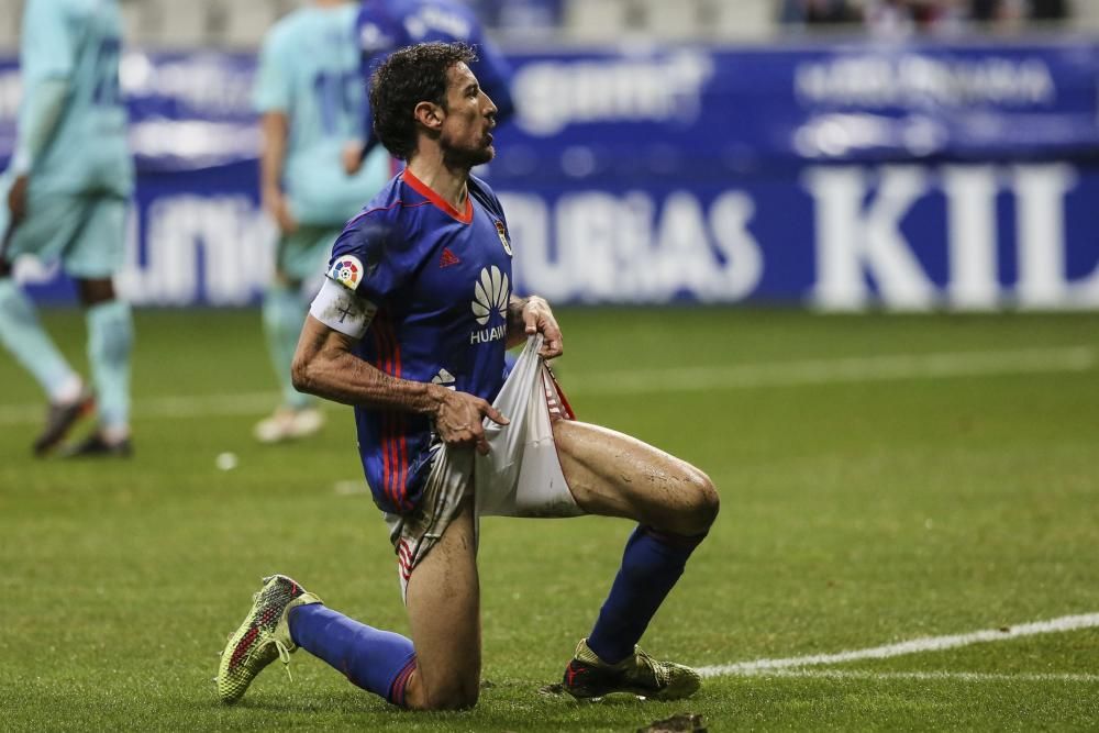 El partido entre el Real Oviedo y el Barcelona B, en imágenes