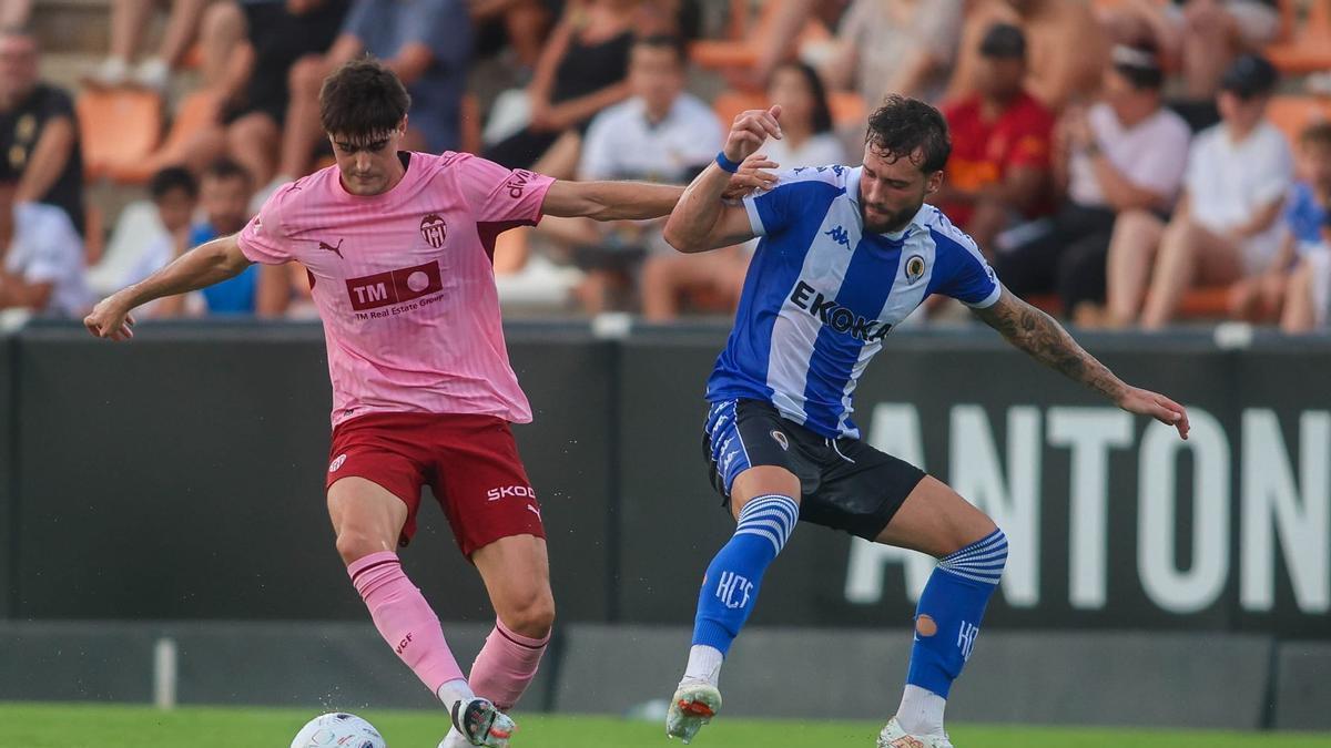 El Valencia disputa un amistoso ante el Hércules