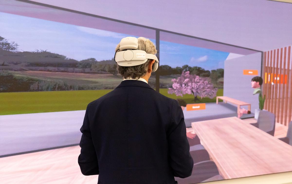 Los asistentes pudieron probar una de las últimas innovaciones de ITI en realidad virtual durante la visita a las instalaciones posterior a la jornada.