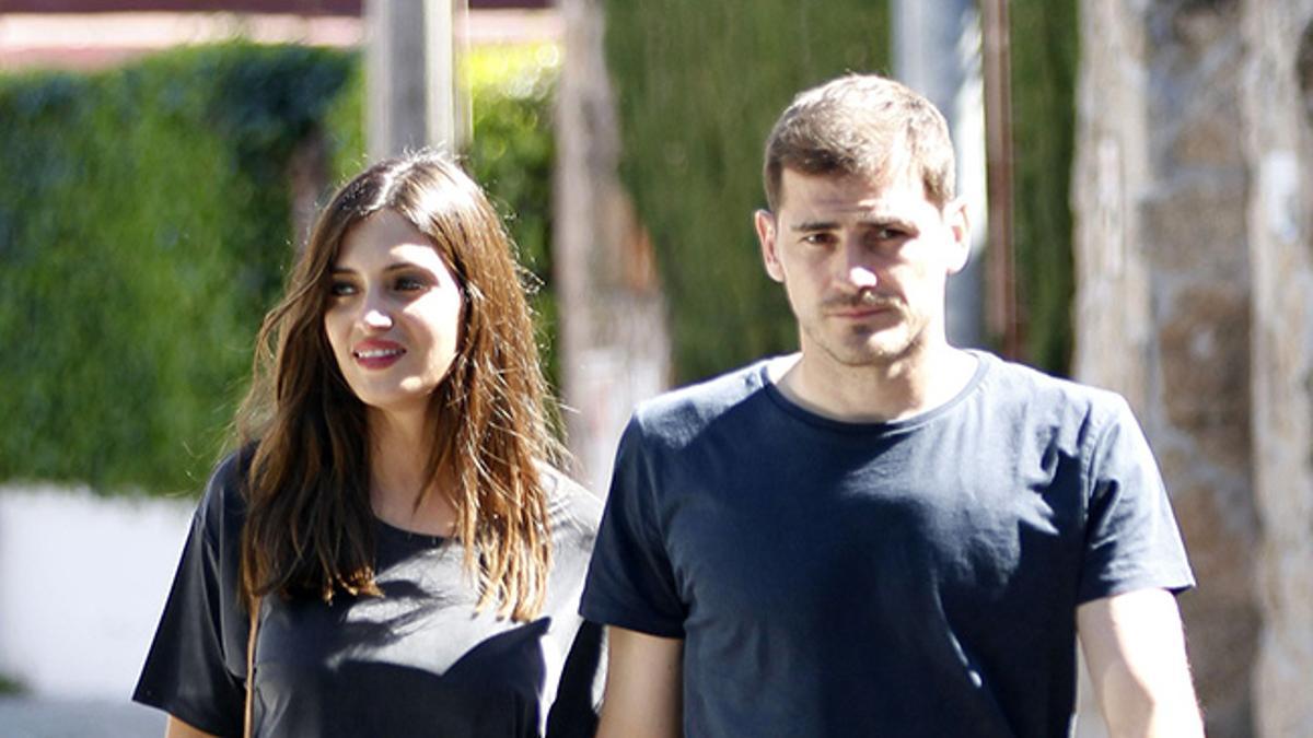 Sara Carbonero e Iker Casillas paseando por Madrid