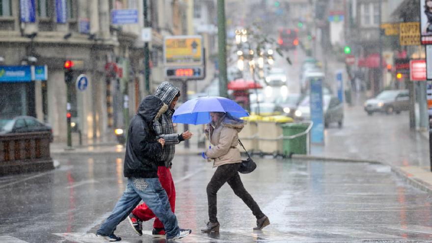 Alerta naranja en Galicia por un temporal de viento y lluvia