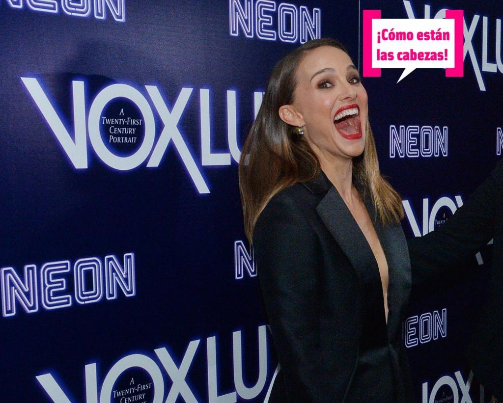 Natalie Portman grita sobre las cabezas