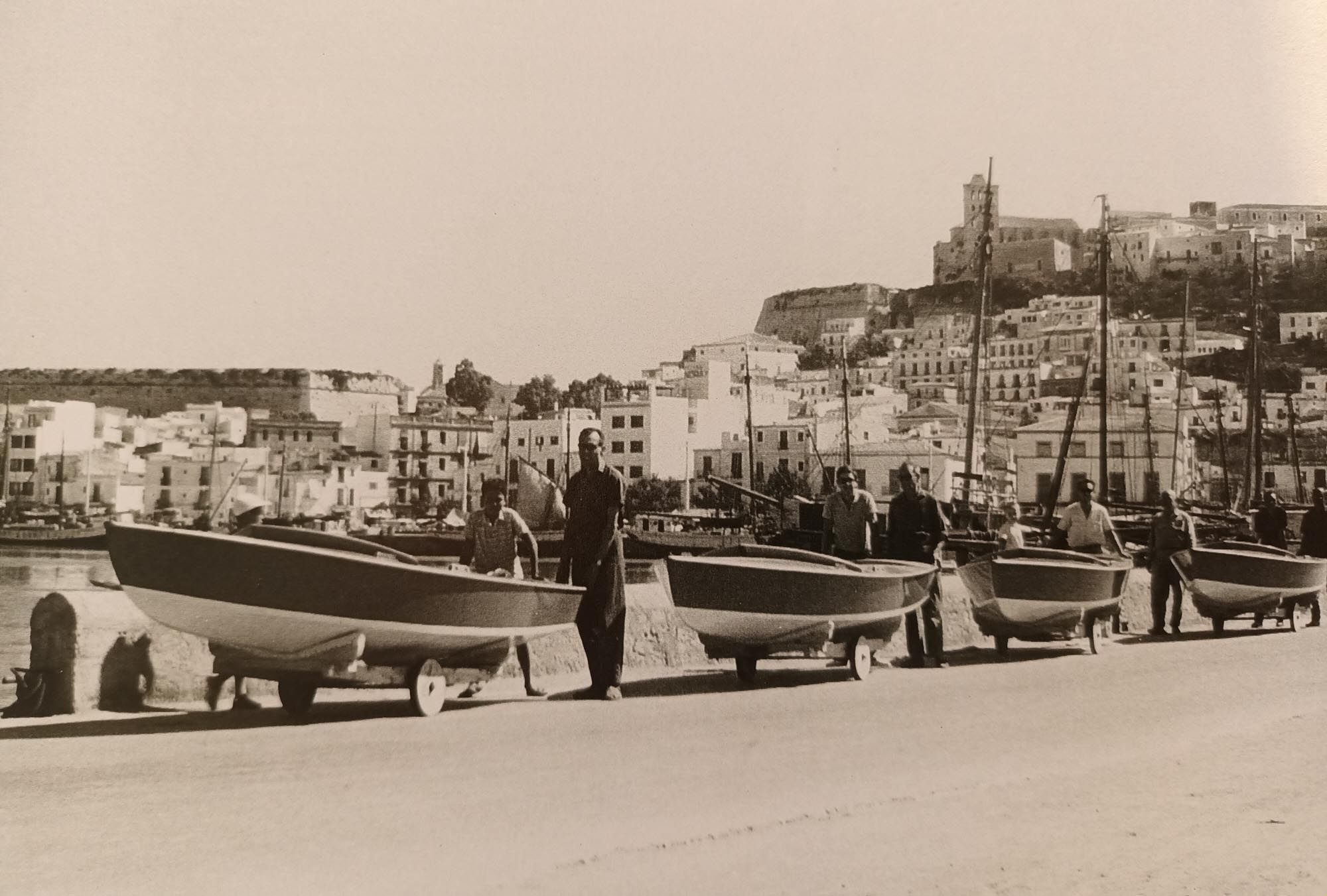Snipes fabricados en Ibiza (1945).