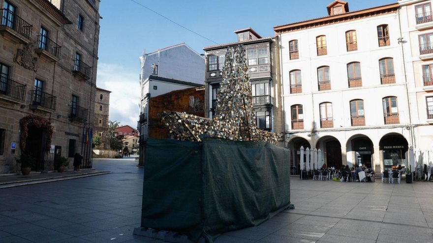 La Navidad ya asoma en Avilés en forma de estrella en el Parche