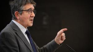 El portavoz del PSOE en el Congreso, Patxi López, durante una rueda de prensa posterior a la Junta de Portavoces en el Congreso de los Diputados, a 11 de marzo de 2025, en Madrid (España).