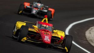 Álex Palou rodando en el óval de Indianápolis preparándose para la Indy500