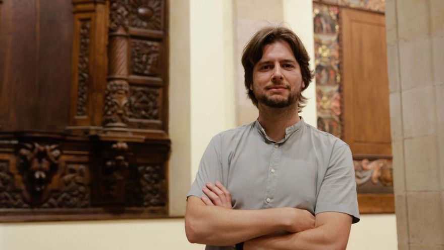 El director del festival Eduardo García Salueña en la Colegiata San Juan Bautista . | JUAN PLAZA
