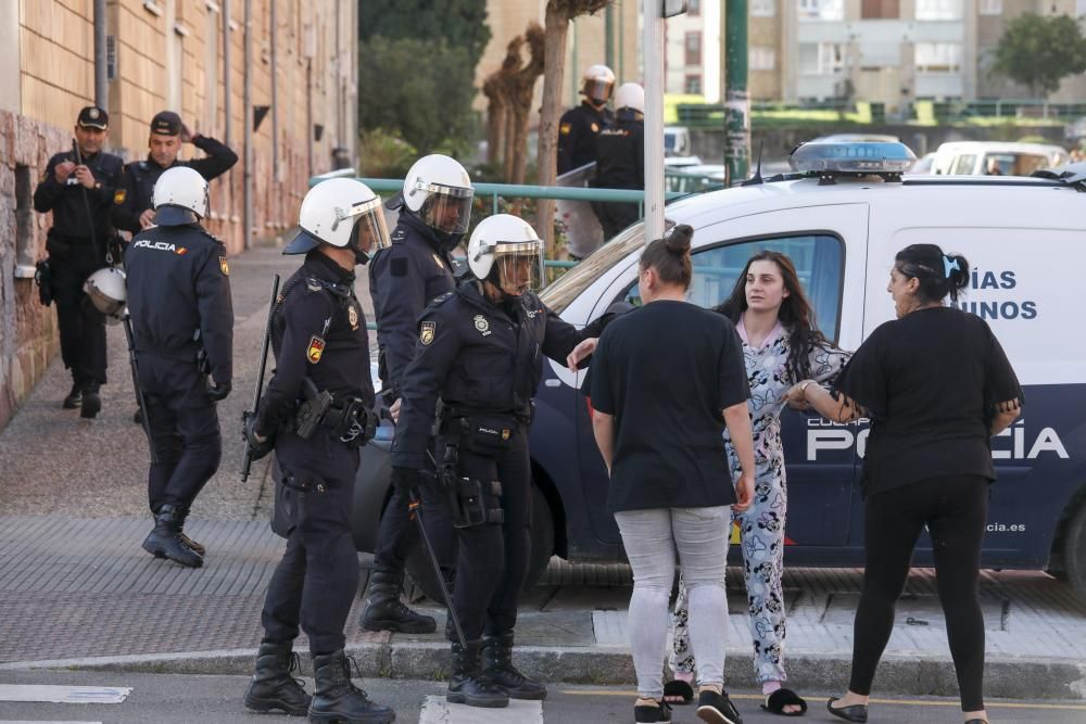 Despliegue policial en Avilés: Veinte agentes detienen a cuatro personas en una operación antidroga