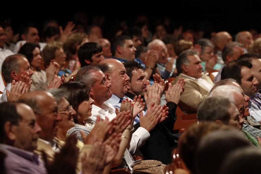 Ceremonia de entrega de los premios del XXIV concurso y muestra del Folclore Ciudad de Oviedo