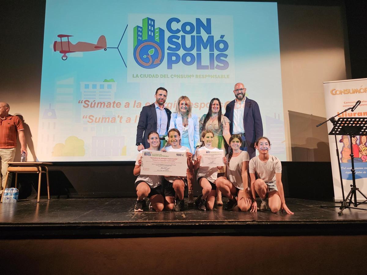 Uno de los equipo ganadores del Vilamar