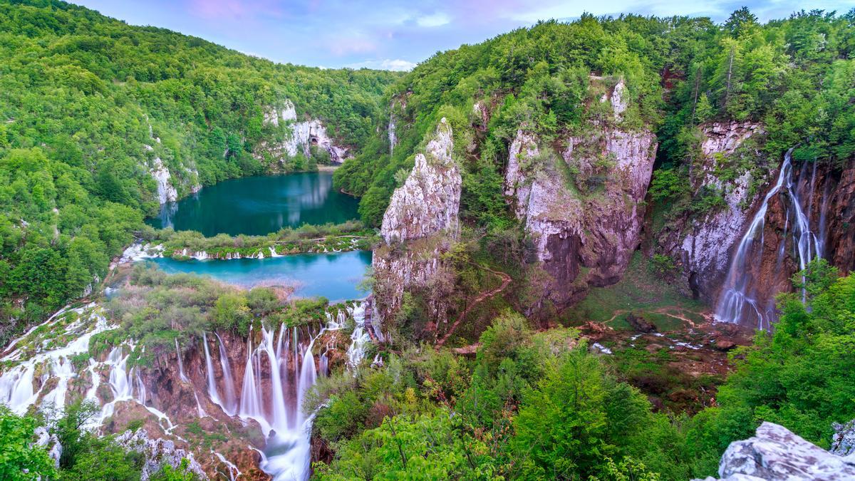 Plitvice, el parque natural de los 16 lagos que esconde un secreto relacionado con el diablo