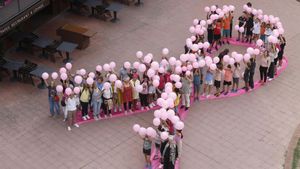 ANIOL RESCLOSA - PLACA MIQUEL SANTALO GIRONA - LLAÇ ROSA HUMA GEGANT PEL DIA MUNDIAL DEL CANCER DE MAMA - PLACA DEL PORRO - TORRE LLUMINOSA TORRE EVACUACIO FUMS PARQUING- PISOS HABITATGE