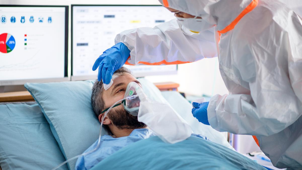 Un hombre con coronavirus.