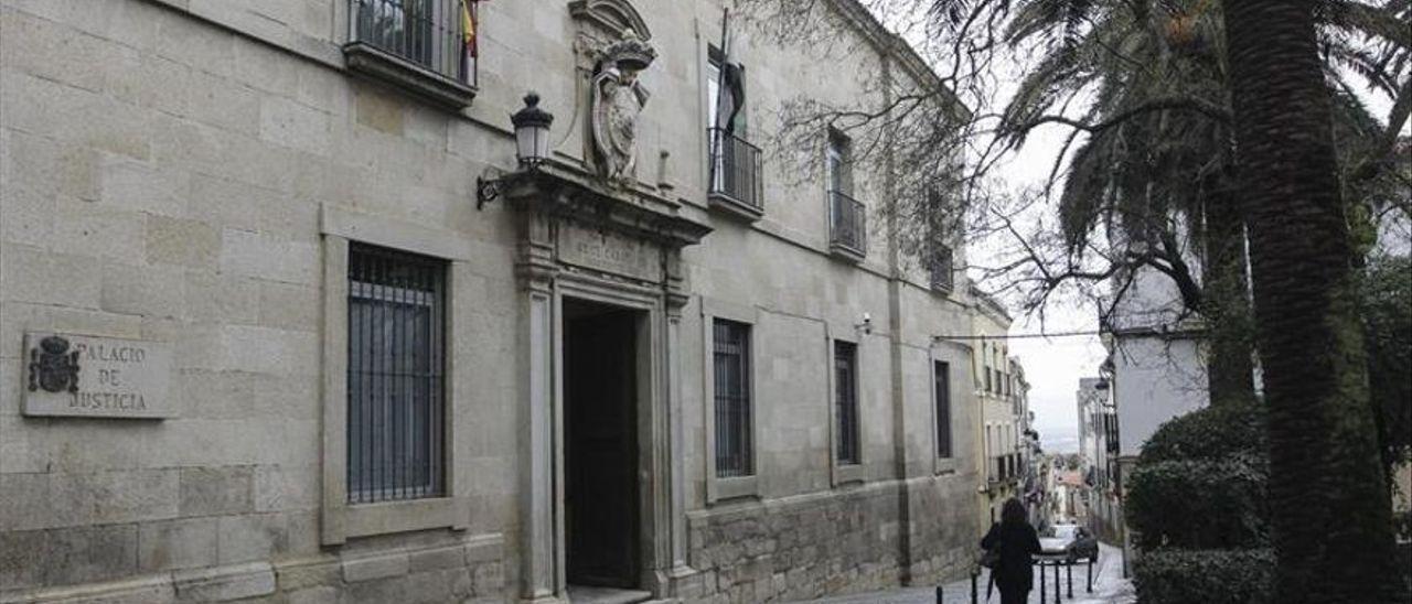 Una imagen de archivo del Tribunal Superior de Justicia de Extremadura (TSJEx), donde ha sido condenado..