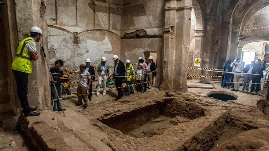 Antropólogos de la UEx estudian los restos humanos de Santa Catalina