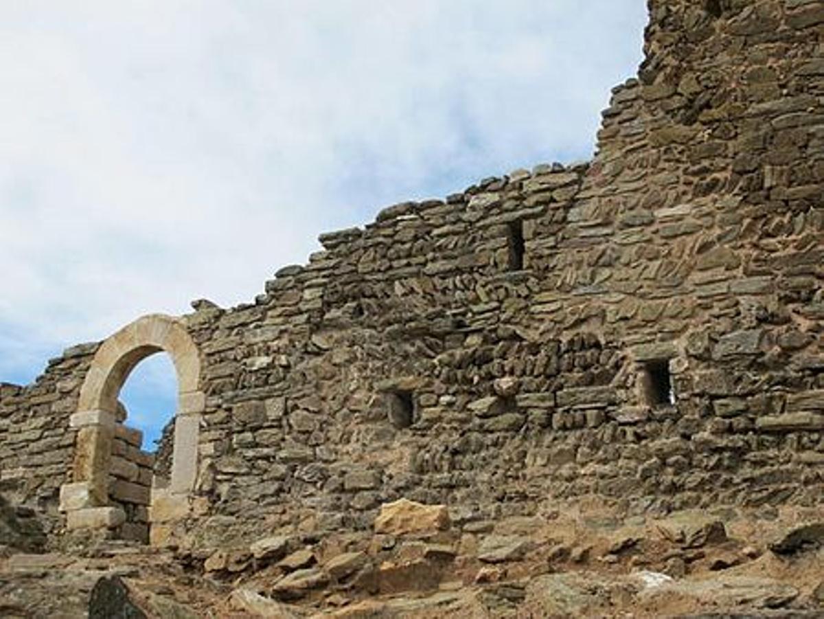 Imagen de una parte de las ruinas del Castillo de Palagret.