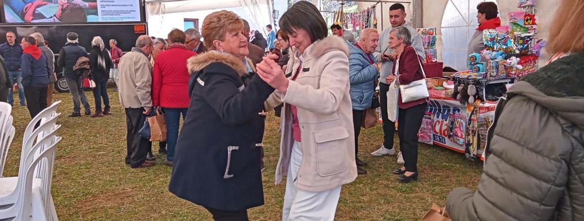 Los romeros de la mñana bailaron al son de la charanga “Vai de Baile”   | // FDV