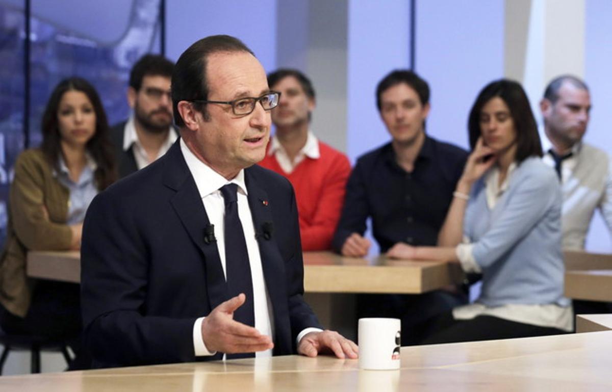 François Hollande en una entrevista de Canal+ a París.