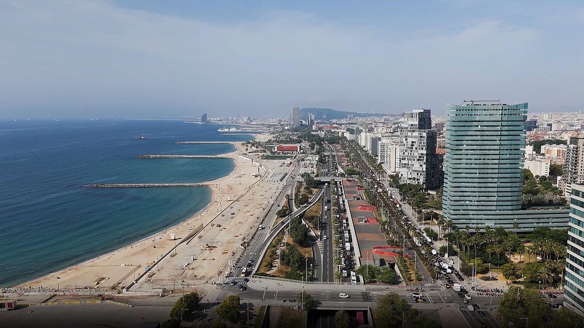Vídeo hecho con drone del futuro paseo marítimo de la Mar Bella, que ahora comienza las obras.
