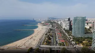 Vídeo hecho con drone del futuro paseo marítimo de la Mar Bella, que ahora comienza  las obras.
