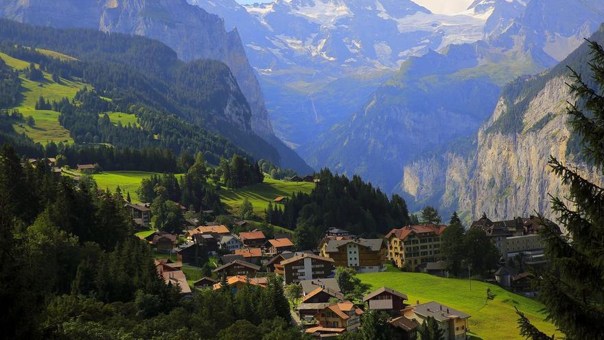 Rutas de senderismo, lagos como espejos y panorámicas de vértigo: “Aquí las montañas están siempre presentes”