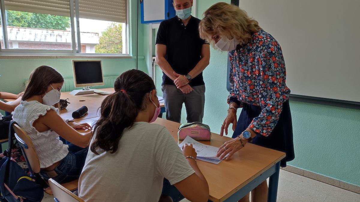 La Delegada en la visita esta mañana al IES Ategua