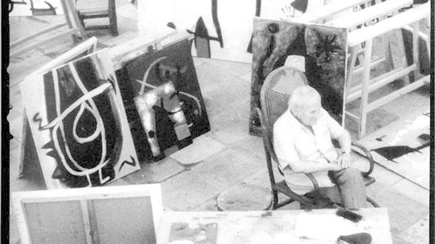 Der Beginn eines fotografischen Lebenswerkes: Joan Miró in seinem Atelier, 1978.