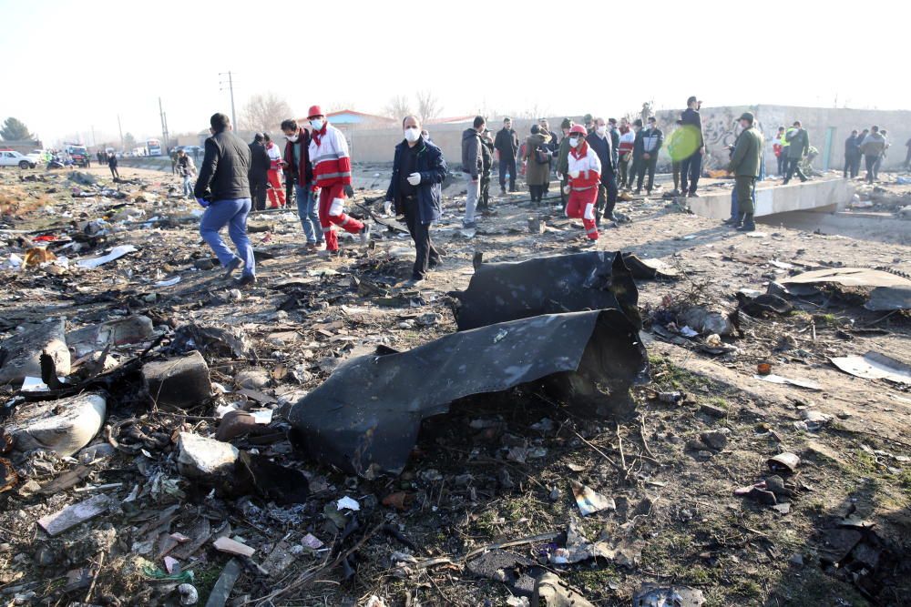 176 muertos tras estrellarse un avión en Irán.