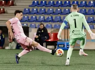 Victoria y liderato de un enorme Vetusta: dos goles de Joaquín Delgado tumban al Langreo en Ganzábal (0-2)