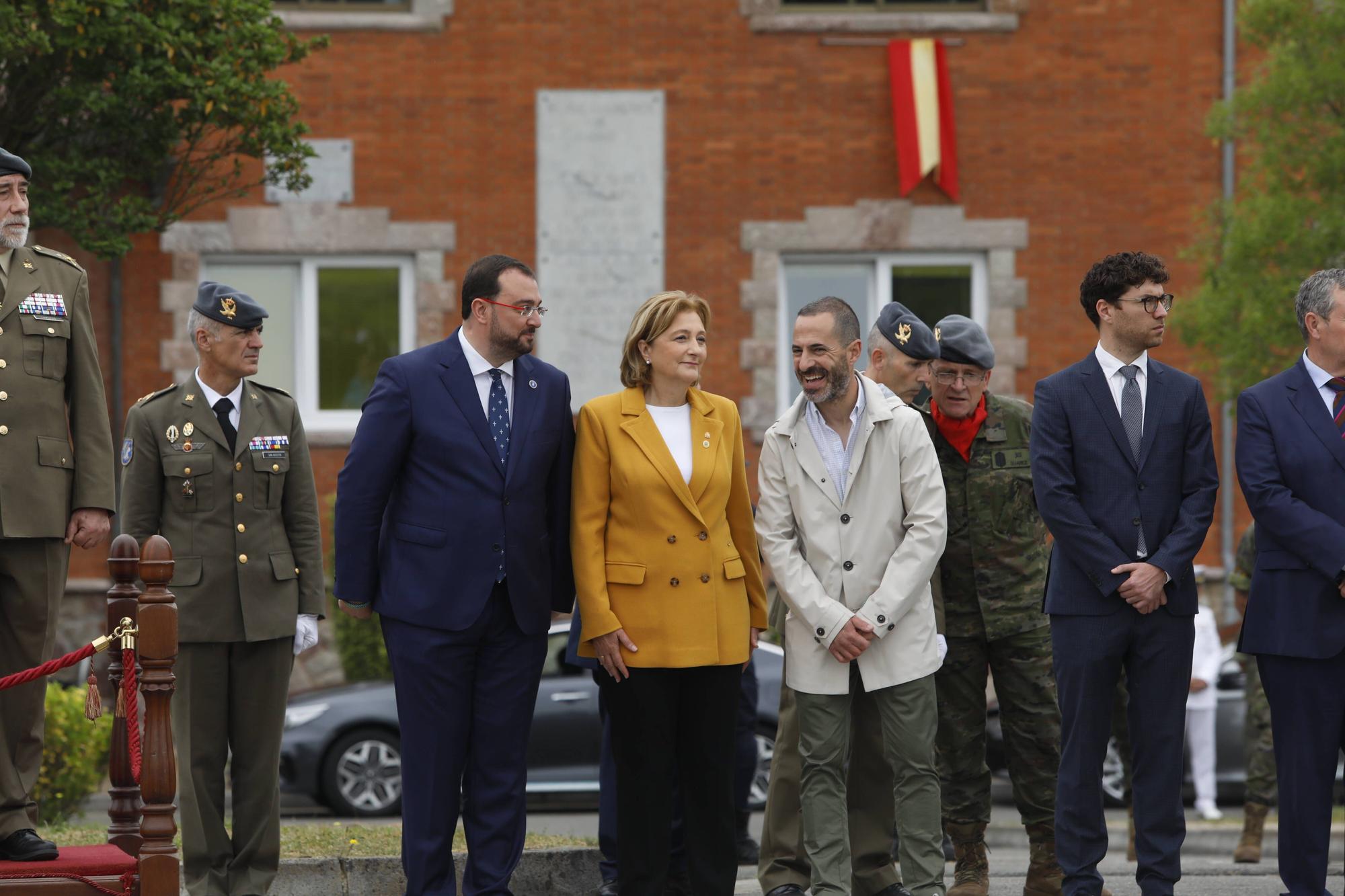 Parada militar en el acuartelamiento "Cabo Noval"