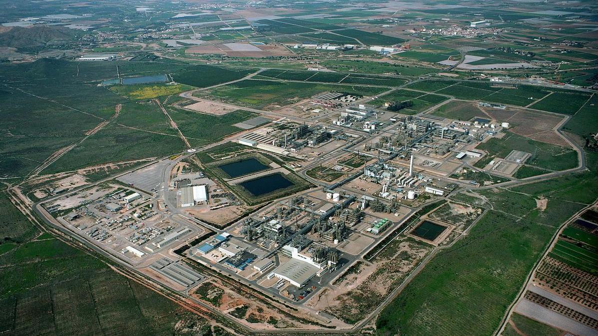 Terrenos que albergarán la planta FV junto a SABIC