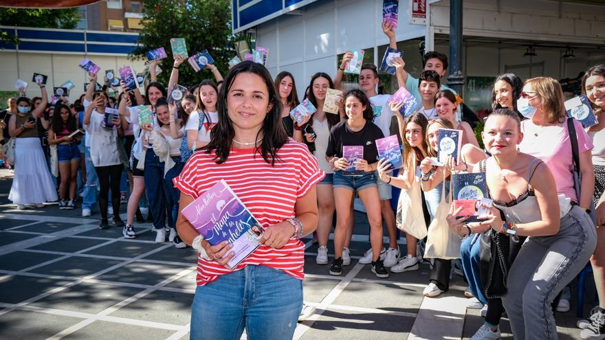 Alice Kellen revoluciona a los lectores pacenses