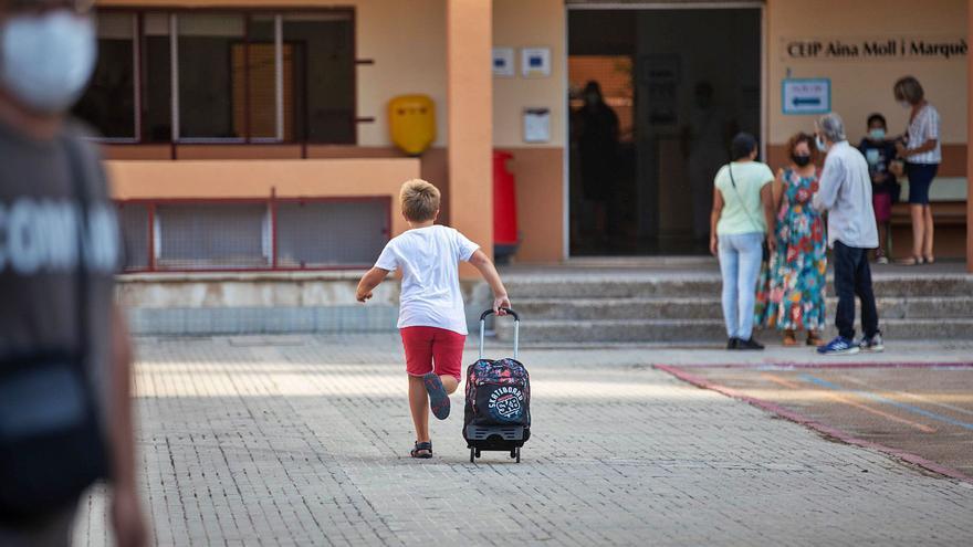 Educación vuelve a descargar en los directores la gestión de la pandemia