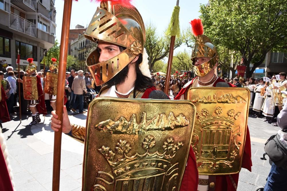 Benedicció de Rams davant l'església de Crist Rei de Manresa i desfilada dels Armats