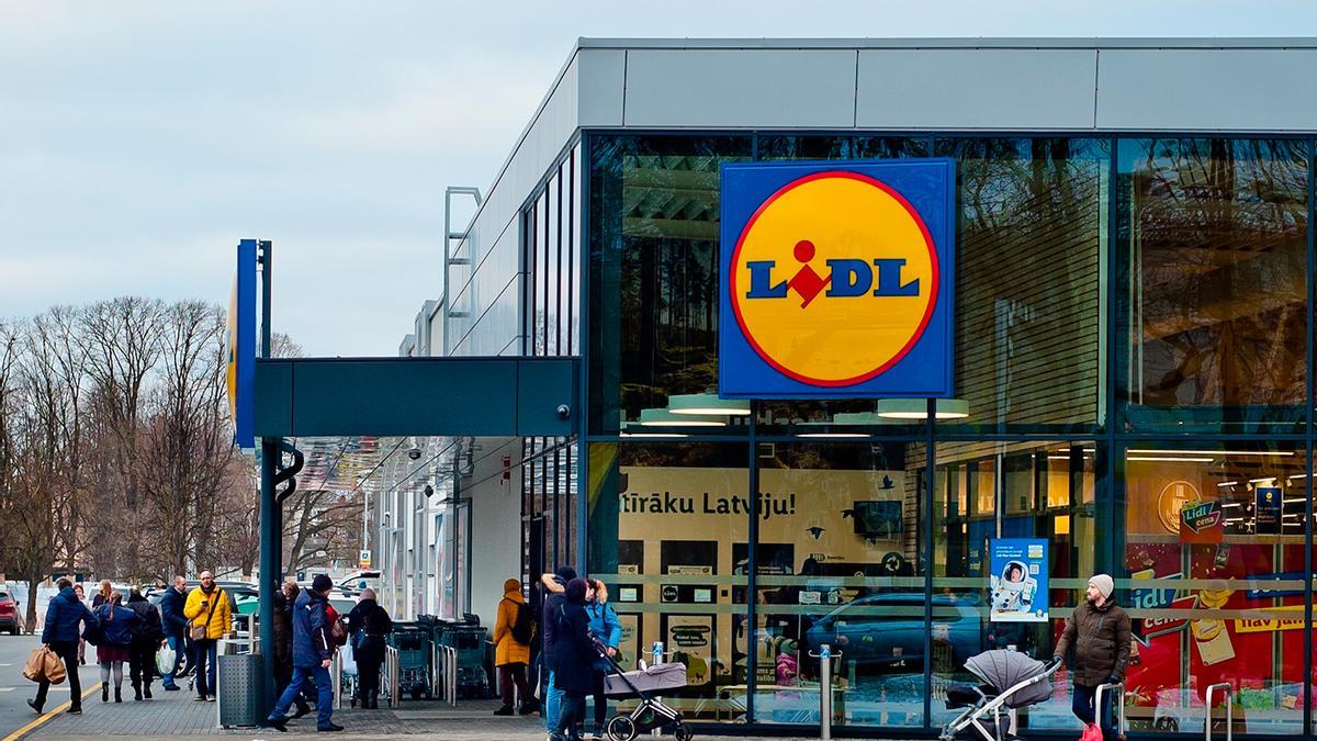 Mañana se esperan colas kilométricas para conseguir el zapatero de dormitorio más barato del mercado: hasta 16 pares de zapatos