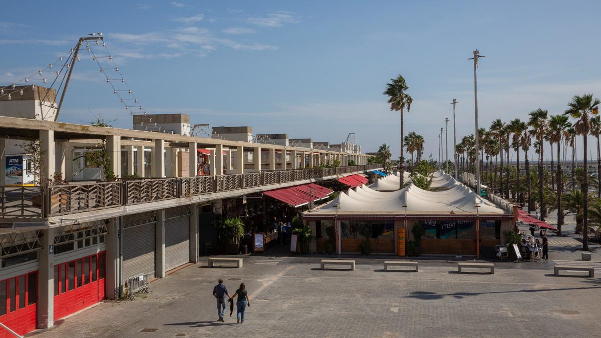 Restaurantes del muelle de Gregal, en el Port Olímpic de Barcelona