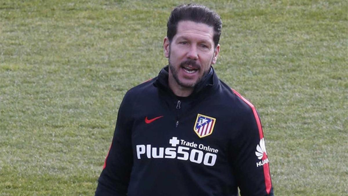 Simeone juega en Mestalla