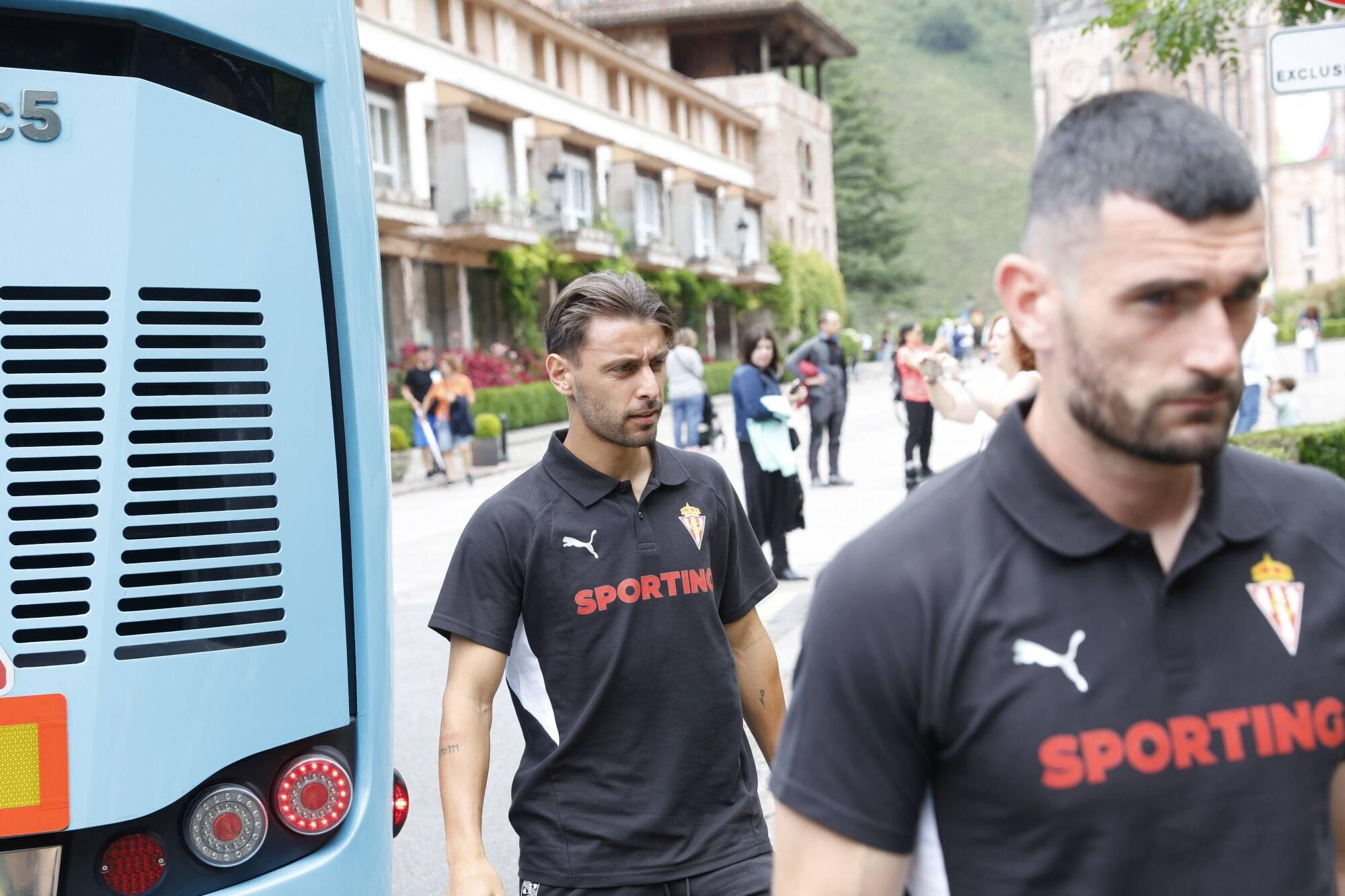 EN IMÁGENES: Visita del Sporting a La Santina en Covadonga