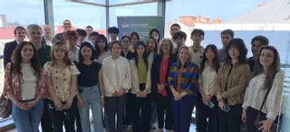 Alumnos chinos y gallegos comparten conocimientos sobre Economía y Relaciones Internacionales en Pontevedra
