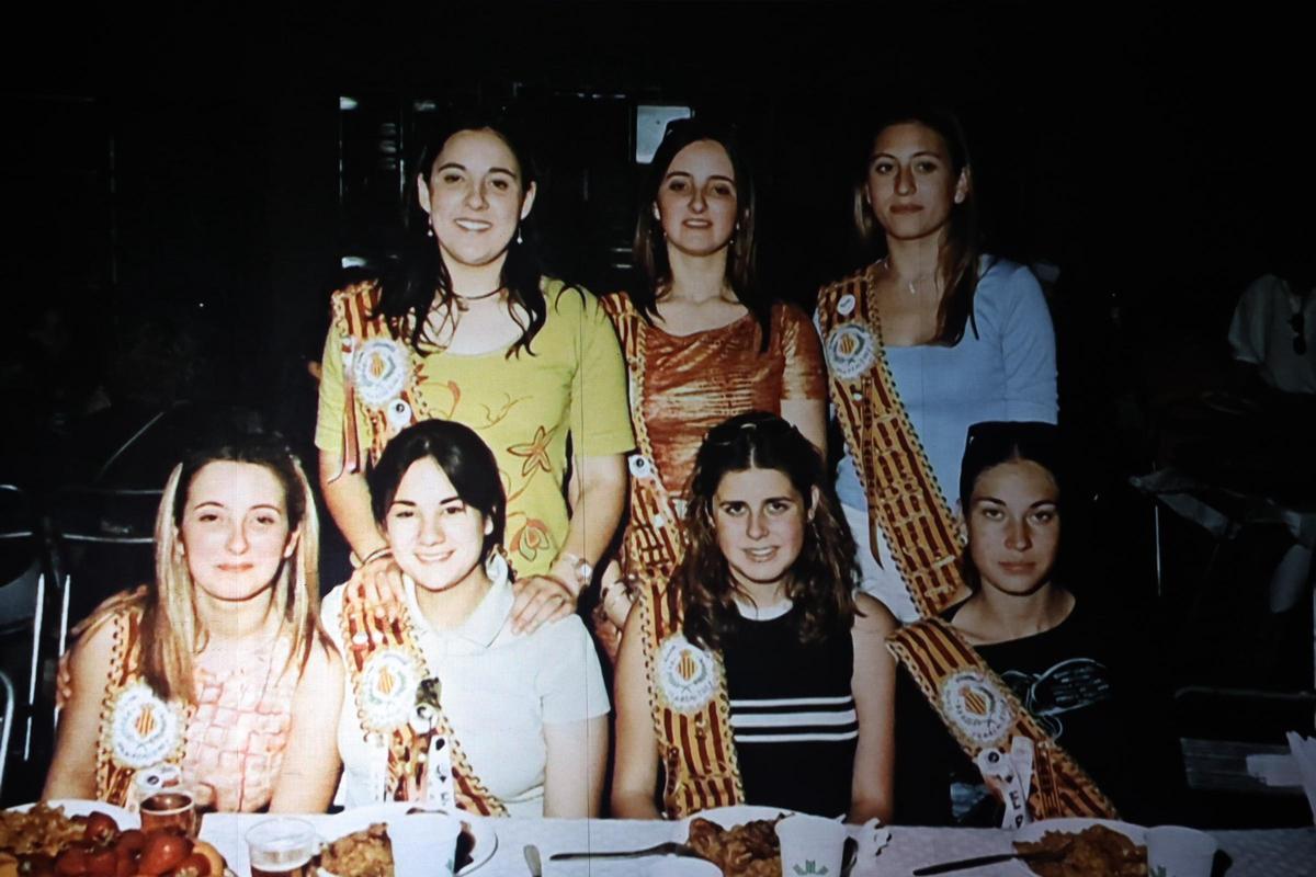 Fotogalería I Vila-real homenajea a las reinas y damas de las fiestas de 1976 y 2001