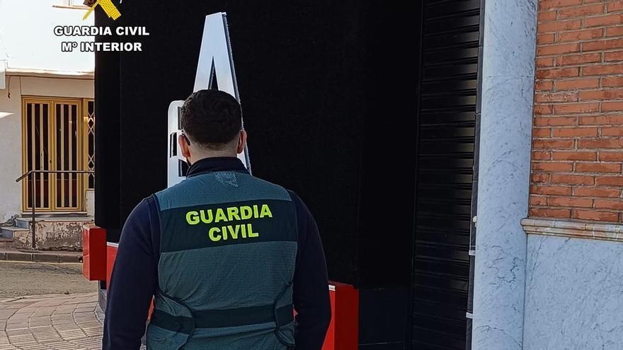 Detienen a dos personas por atracar un salón de juegos en Almería