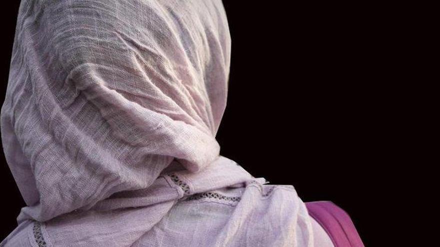 Expulsada una estudiante de Lleida de sus prácticas por llevar hiyab