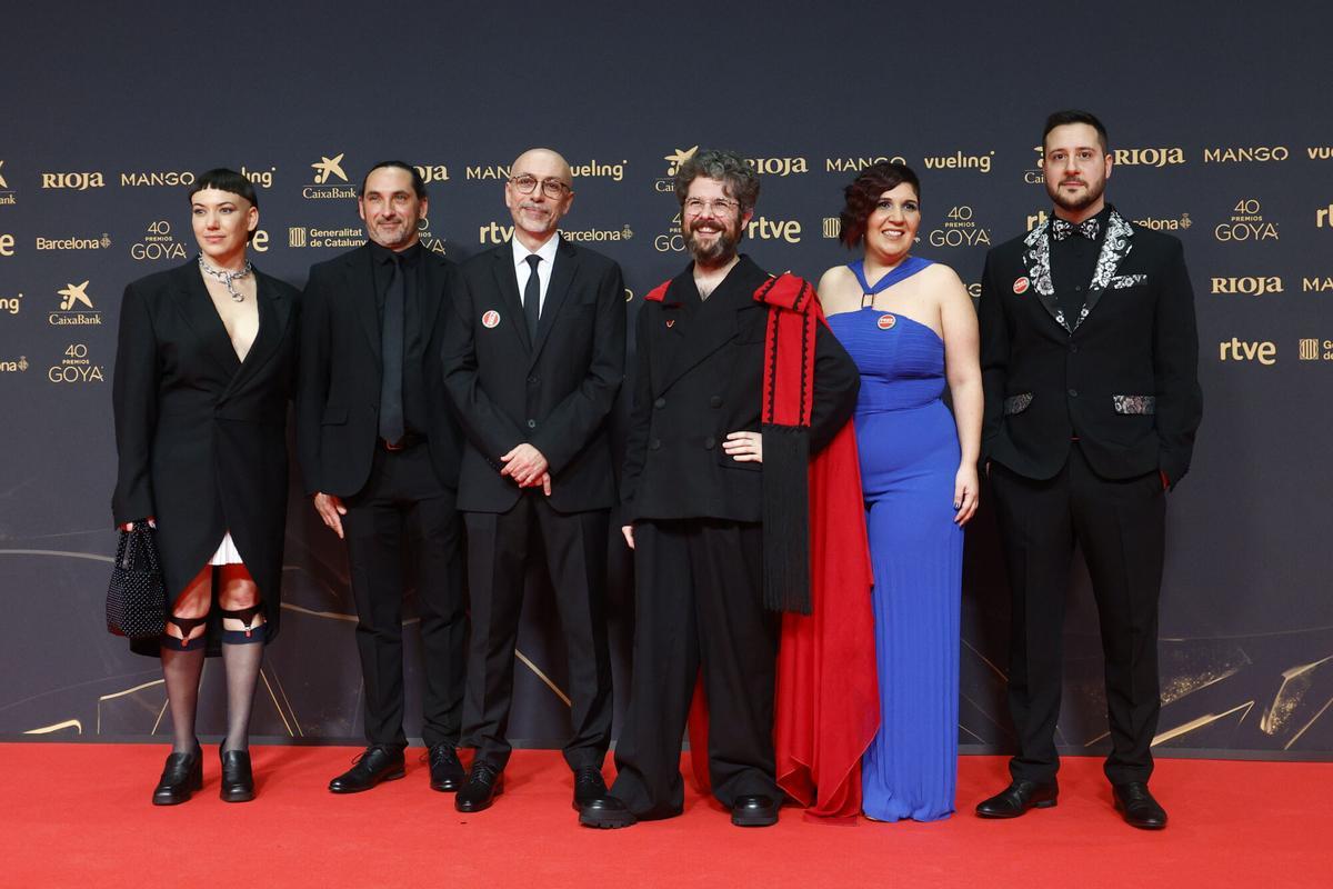 El equipo de "Carmela" posa en la alfombra roja de los Premios Goya.