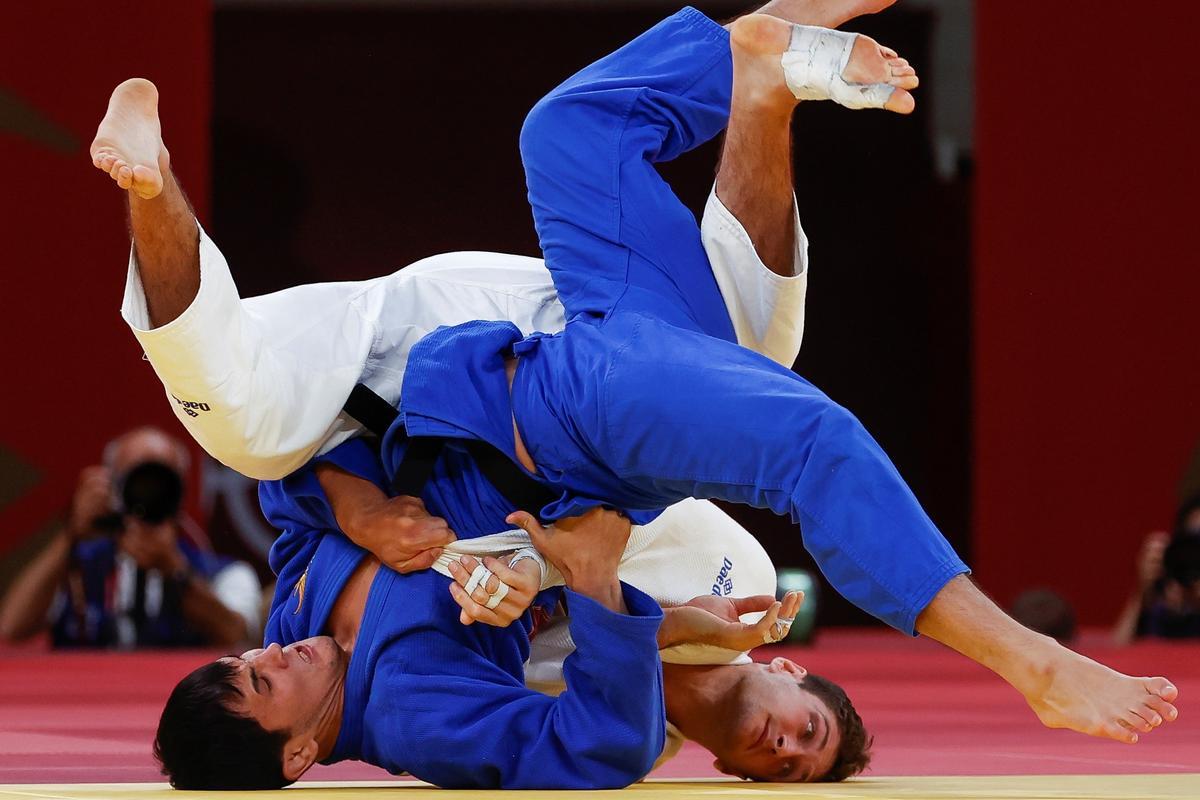 Nikoloz Sherazadishvili, en un momento del combate ante Davlat Bobonov.