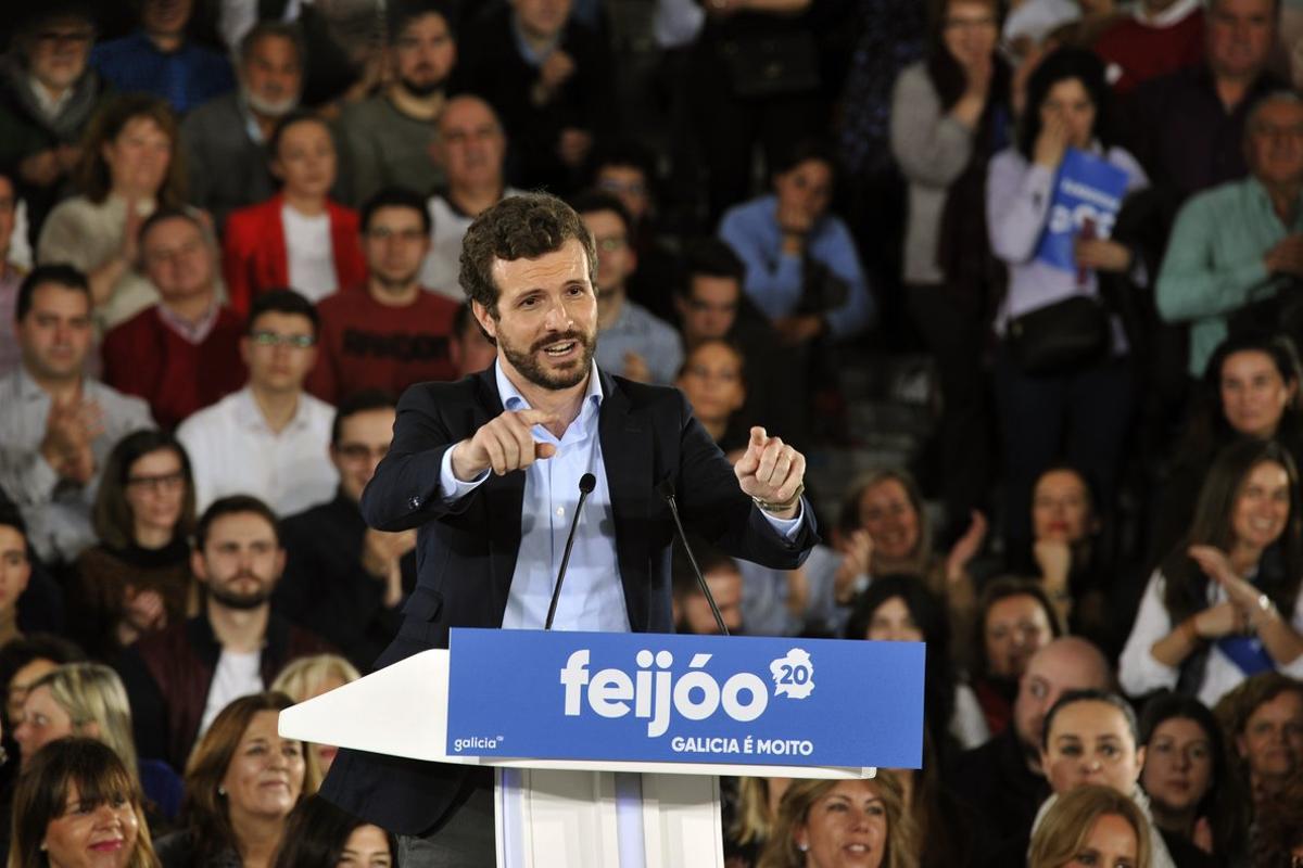 El presidente del PP, Pablo Casado, interviene en un acto de celebraciÃ³n de los 11 aÃ±os de presidencia en Galicia de Alberto NÃºÃ±ez-FeijÃ³o, en Orense (Galicia) a 1 de marzo de 2020.